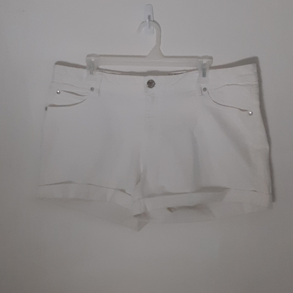 A.N.A Cuffed Shorts